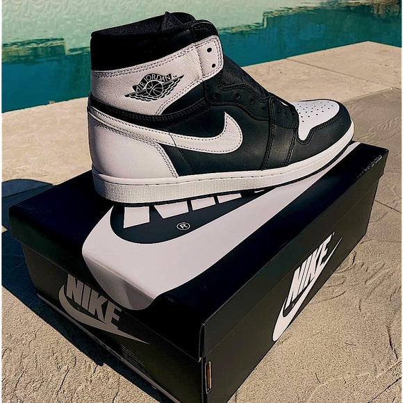 Jordan 1's 'Black and White'